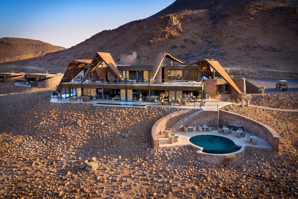 1.Namibia-Sossusvlei-Desert-Lodge-guest-area-front-view-High-Resolution-Width=5000px
