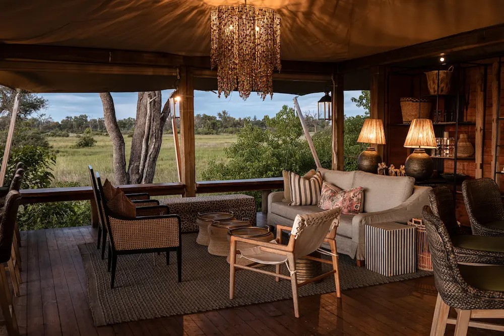 Bots_Tuludi_Bar Area 4