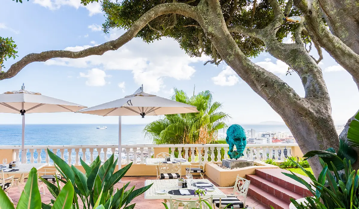 EH - Garden, Views, Pool 006