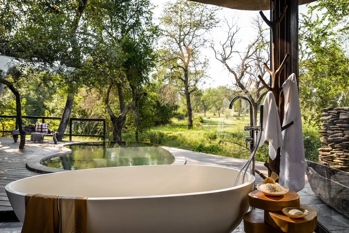 Singita Boulders Lodge_Bush Suite_Bath and Plunge Pool