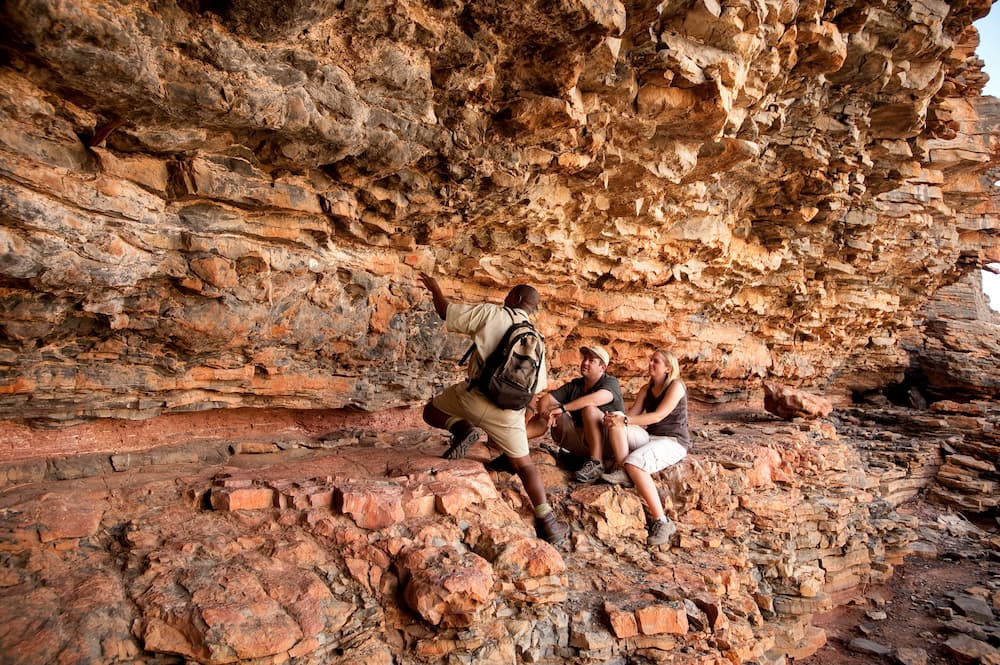 Sossusvlei-Desert-Lodge-Experience-Walking-in-the-caves-High-Resolution-Width=5000px