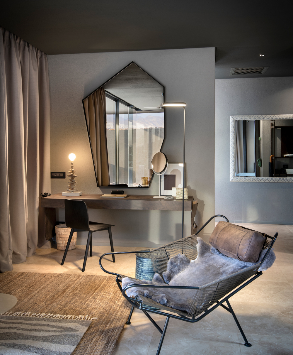 Sossusvlei-Desert-Lodge-Room-Suite-desk-and-chair-High-Resolution-Width=5000px