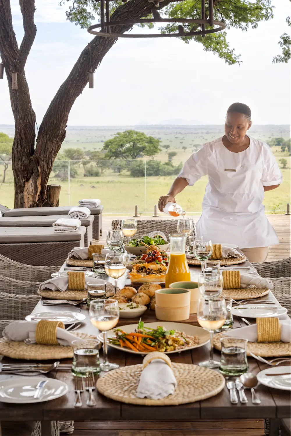 Singita Serengeti House_Harvest Table and Waitress_Peter Jackson